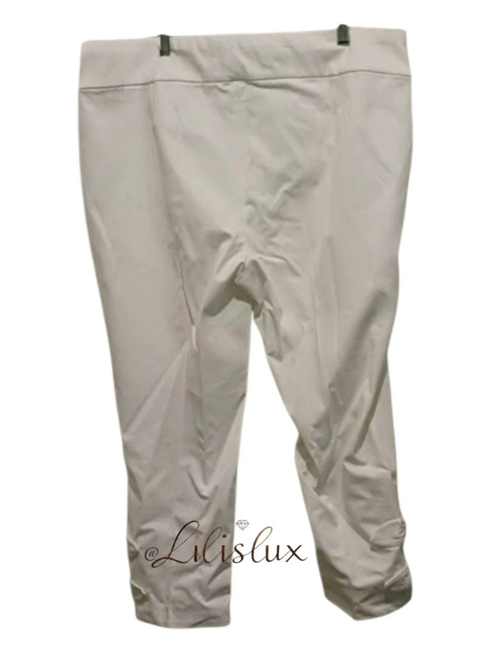 Crown &Ivy White Size 16 Casual Capris With  Bow Cut Outs At The Bottom GUC
